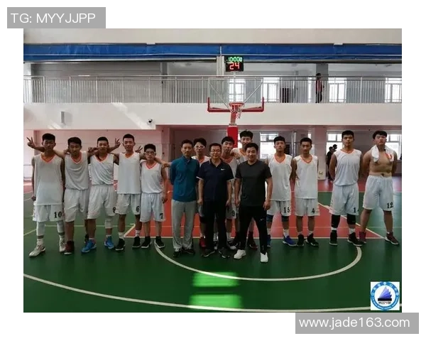 赛后分析：上海篮球队与北京篮球队的表现与状态对比探讨